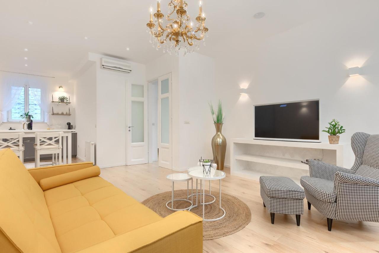 Calafati Apartment With Free Private Parking Риека Экстерьер фото