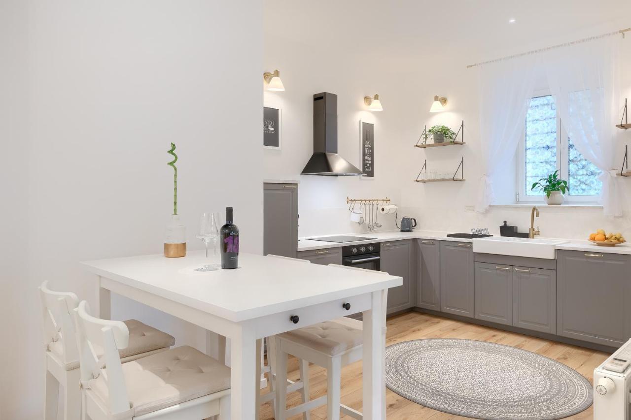 Calafati Apartment With Free Private Parking Риека Экстерьер фото