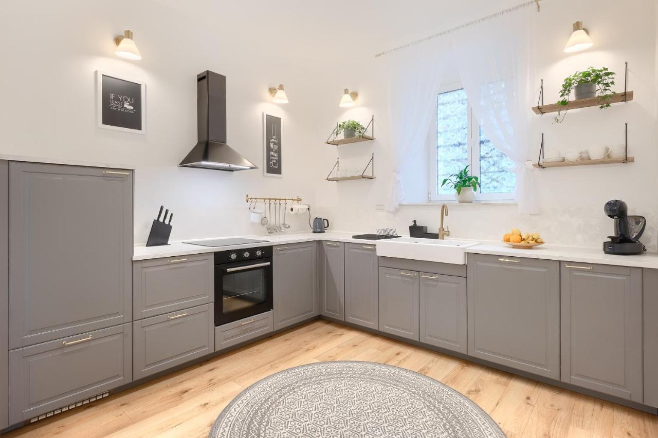 Calafati Apartment With Free Private Parking Риека Экстерьер фото